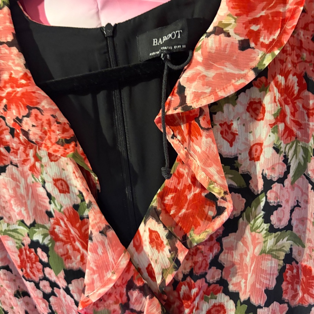 Dress - Picture 4 of 5